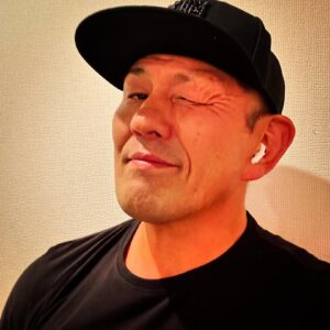 Minoru Suzuki Instagram - MIDNIGHT

ベッドの上でゴロゴロしながら…翻訳機を駆使しながら海外とやりとり。。気がついたらこんなことも日常的なヒトコマ。そんな夜中の時間。。