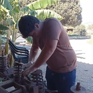Miquel Montoro Instagram - Sois muchos los que me preguntáis si en el campo, en medio de la montaña, puedo estar conectado a mis redes o subir videos, en este video os muestro cómo desde cualquier punto del campo estoy conectado gracias a @orange_es que te acerca al mundo digital Orange.es/inclusiondigital #InclusionDigitalOrange