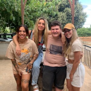 Miquel Montoro Instagram - Las niñas🌸🚜🚜