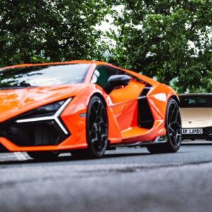 Míra Hejda Instagram - Jedno snídaňové setkání 🏁 #lambo #lamboooo #lamborghini @lamborghiniprahaofficial