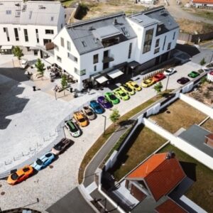 Míra Hejda Instagram - Jedno snídaňové setkání 🏁 #lambo #lamboooo #lamborghini @lamborghiniprahaofficial