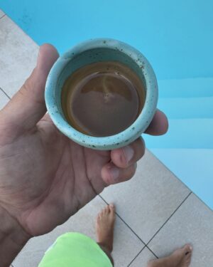 Míra Hejda Instagram - Po návratu ze Španělska, jedno italské kafe do řeckého hrnečku u českého moře 😁☕️ @hausbrandt_cz #homesweethome #nedele #summervibes
