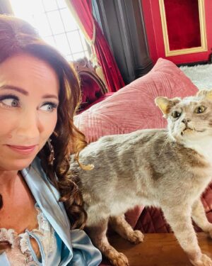 Miranda Frigon Instagram - So excited to finally share these disturbingly creepy pics of me and my co-star - a taxidermied emotional support cat named “Pernell” (who smelled a lot like a goat 🫢😩) Catch us on the new VC Andrew’s limited series “DAWN” - premiering tomorrow July 8th on Lifetime!  #lifetime #dawnseries #vcandrews #vcandrewsdawn #stuffedcat