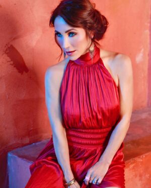 Miranda Frigon Instagram - Red Woman. ☄️ Or am I more orange? Orange woman? Or maybe Rust colored Woman? Not sure it sounds as good. 🤷🏼‍♀️ ~ 📸: @odessy_ 💄: @eriq_moreno ~ ~ ~  #redwoman #orange #photoshoot #actress #fiery #fieryred #fieryredhead