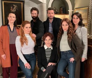 Miranda Frigon Instagram - I. LOVE. THESE. PEOPLE!! That’s a wrap on #Aurora 18! (my post is a few days late 😬) #aurorateagarden “Haunted By Murder” coming to you February 2022. On #hallmarkmoviesandmysteries @candacecbure @therealmarilu @lexadoig #niallmatter @peterbenson889 @ellieharvie @dylan.sloane (we’re missing @jimheadjr and @bradharderarychuk !!!!!)