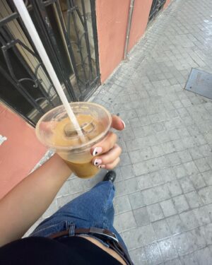 Miranda de la Serna Instagram - Casitas pequeñas, ensayos, cangrejos, payasos, comida y los gym bros entre otras cosas