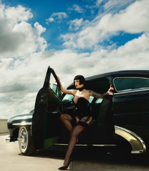 Miriam Veil Instagram - Need a ride? 💋

#classiccar #corsetry #vintageglamour #retrostyle #pinup