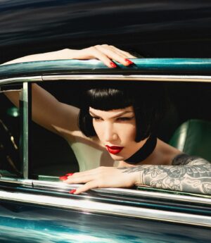 Miriam Veil Instagram - Need a ride? 💋

#classiccar #corsetry #vintageglamour #retrostyle #pinup