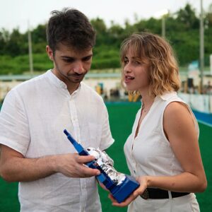 Mirko Mastrocinque Instagram - 330mila visualizzazioni in due giorni per una delle partite più importanti dell'anno.
Ma eccovi la cronistoria:
• non mi accorgo dei segnali femminili
• in compenso sono efficaci quelli maschili
• io che mi capacito che ci sarà una finalissima e volevo riposare/organizzare la Summer Cup
• "hey"
• "sono qui!"
Le ultime due se le girate velocemente è un chiaro saluto.
Dalla @youtuberleague è tutto.

Ph: @alessiosantarsiero e @eatsgiarlo2.0