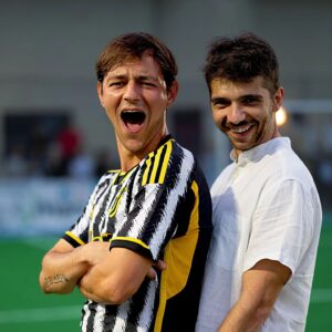 Mirko Mastrocinque Instagram - 330mila visualizzazioni in due giorni per una delle partite più importanti dell'anno.
Ma eccovi la cronistoria:
• non mi accorgo dei segnali femminili
• in compenso sono efficaci quelli maschili
• io che mi capacito che ci sarà una finalissima e volevo riposare/organizzare la Summer Cup
• "hey"
• "sono qui!"
Le ultime due se le girate velocemente è un chiaro saluto.
Dalla @youtuberleague è tutto.

Ph: @alessiosantarsiero e @eatsgiarlo2.0