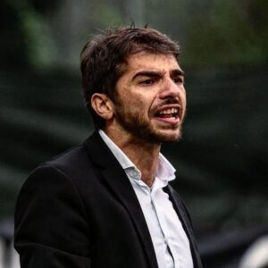 Mirko Mastrocinque Instagram - Anche quando gioco, gioco sul serio. È un pregio e un difetto, lo so, ma se sto utilizzando il tempo per qualcosa, mi piace che sia ben speso, solo così riesco ad intrattenere me stesso.
E mi diverto.
Su Youtube è uscito Milan - Roma della Youtuber League.
Nella didascalia non ho fatto spoiler ma l'ultima immagine è IL contenuto 🤣