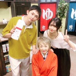 Misa Kubota Instagram - .
.
.

遅くなりましたが.
舞台『ぼくのはははははのはは』
ありがとうございました。

写真全部あげれてないので
少しだけあげときます！！！

私にしては珍しくみんなと
写真撮りました。
舞台セットが本当に好きで。

非現実的な話よりもやっぱりリアルな人間の話が好きだと
改めて思いました。

稽古時間もすごーく長くって
こんなに沢山の舞台に出演してるのに
がっつりお芝居に向き合ったのは
久しぶりでした。

いい意味でいつも自分の役と
向き合うだけで良かった現場から
初めましての現場に来て全体を
見る事の大切さを教えて下さったようにも思います！

またどこかで一緒にお芝居が
出来ますように。

ありがとうございました！

あぁ。温泉行きたいなぁ。

篠崎咲花役　窪田美沙

.
.
.