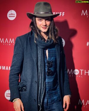 Misha Crosby Instagram - So very proud of @dukeaugie Best Actress Award #crushingit @jenaealt flying high #skinnyweed 🧚🏻‍♀️#mammothfilmfestival #burningkentuckymovie Congratulations to @bethanybrookeanderson and team!!! Where’s the car gone??? #snowstorm