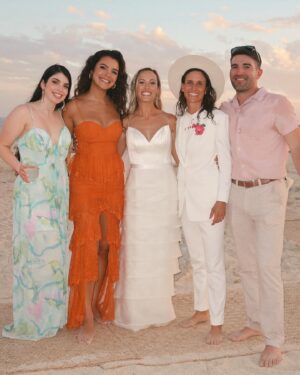 Missy Fierro Instagram - más amor por favor