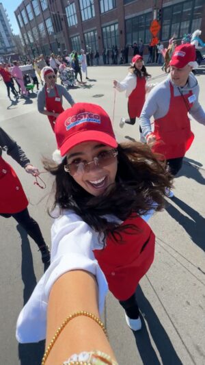 Missy Fierro Instagram - thanks to our cart sponsor @the_liquor_house and Costco of course 😏 #chicagobucketlist #chicagoblogger #vloglife