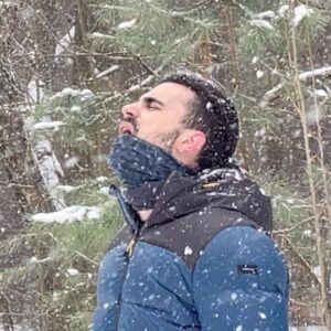 Míster Jägger Instagram - Esta semana pasada visité Chernobyl en pleno conflicto militar para irradiar paz y amor
✨❤️☢️❤️✨

Qué bien sientan estos viajes al body (excepto por la piel que se me está cayendo del cuerpo por favor se me están derritiendo los ojos)