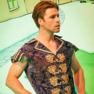 Mitch Hewer Instagram - Merry Christmas everyone 🎄🎄🎄come catch me in #panto if you haven’t yet ☃️❄️🤴🏼#charming
