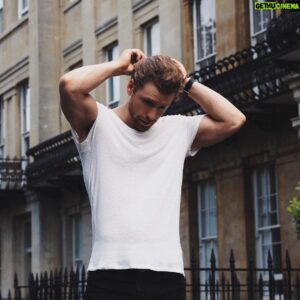 Mitch Hewer Instagram - Trying to master these curls #menhairstyle #mensfashion (📷: @thelaurablair )
