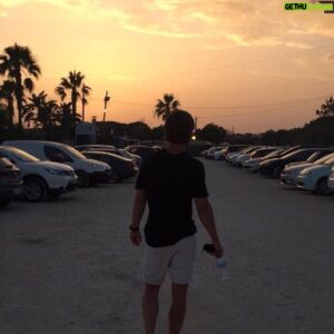 Mitch Hewer Instagram - Looking forward 🌴😊The #future looks bright ❤️️