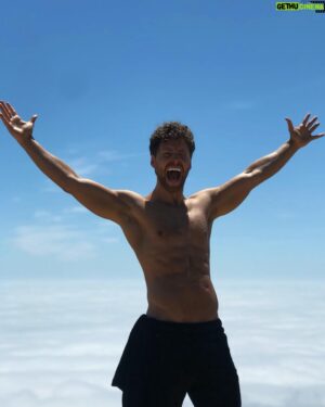 Mitch Hewer Instagram - Been having such an incredible time in LA and this picture pretty much sums it all up! 
Always find a reason to laugh and scream. It may not add years to your life, but it will surely add life to your years ❤️🙏🏼 #travel #positivevibes #happiness