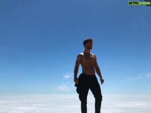 Mitch Hewer Instagram - Your dreams are what define your individuality. They have the power to give you wings and make you fly above the clouds. There is just one thing that makes your dreams become impossible: the fear of failure. So believe in yourself. Believe in your dreams. If you don’t, who will...
#angelboy #positivevibes #dreams