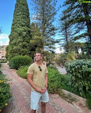 Mitchell Slaggert Instagram - I don’t know where I’m going.. but I know it won’t be boring 🇮🇹