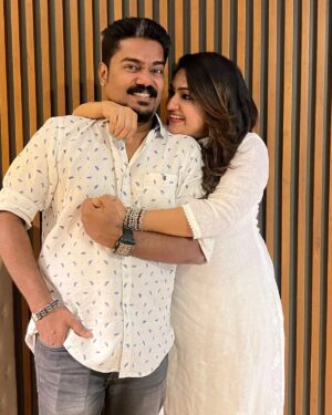 Mithra Kurian Instagram - 9 years of togetherness ❤️‍🔥
വിടൂല്ല ഞാൻ😆🤨😵‍💫🫨😘
 

#happyaniversary❤️ #togertherness #happysoul