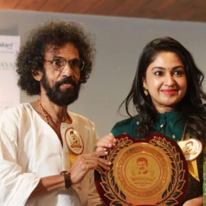Mithra Kurian Instagram - Wining an award is always a special moment....Its my immense pleasure and honour to have won the kalabhavanmani memorial award for Best actress, that too for my debut serial in Malayalam " Amma Makal"

And special thanks to @zeekeralam and the whole crews of ammamakal.

 #zeekeralam #ammamakal #kalabhavanmani #awards  #bestactress #mithrakurian #happymoments #wonderful #evening #memorable #moment #malayalamserial #malayalamserialactress