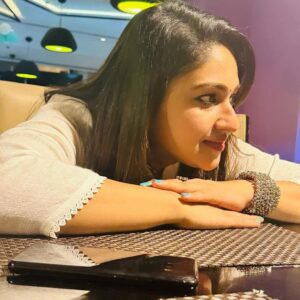 Mithra Kurian Instagram - Allow love into your life to be truly happy and free

#happiness #friends #photooftheday #cute #me #instagood #picoftheday #love #beautiful #smile
