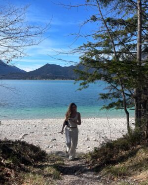 Mitsou Jung Instagram - daytrips to paradise ⛰️❀