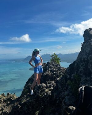 Mitsou Jung Instagram - and that was a climb 🐦‍⬛