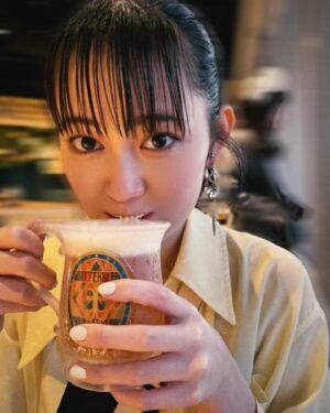 Miyu Yoshimoto Instagram - 🧙

@wbtourtokyo へ🪄

自分が載ってる写真しか載せてませんが
他の展示物等は実際に見てほしいので
載せません！！🧹

#ハリーポッター の世界観に
どっぷり浸かれて
映画制作の裏側も体感できる
高揚感が増してく一方な
時間でした✨

魔法の体験も出来たり
展示物も豊富すぎて
ハリポタの全てが詰まった
最高の場所で
何度も行きたいし
また1から映画観直したい！って
なってます☺️

#ハリーポッター 、
#ファンタスティックビースト 
が好きな人はぜひ！！！！

#harrypotter 
#fantasticbeasts 

あ。。。
ドビーに似てるって
言われました🤭