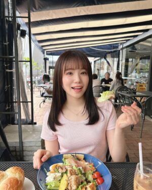 Mizuta Shiori Instagram - ☺️🥗🍞

⠀
⠀

#難波カフェ#難波ランチ#堀江カフェ #堀江ランチ#大阪ランチ