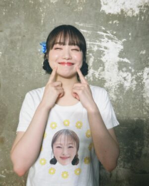 Mizuta Shiori Instagram - ☺️🌼

なぎささんスマイル真似してみようとしたけど
口の使い方むずかしかったです👧🏻💭