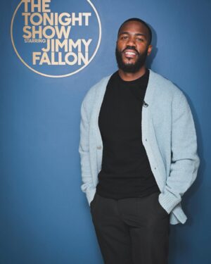Mo Gilligan Instagram - Really enjoyed myself the @fallontonight much love to @jimmyfallon and the team for having me on the show. Final 3 show of the US tour are this week in Philly. Head to the link in my bio to grab the last remaining tickets. Much love to the team:
@independentpublicrelations @utcartistmgmt @jvnofficial