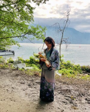 Moeka Hoshi Instagram - My last day of shooting.

Hugging with Fred while crying.
Bowing to Justin while crying.
Talking with Cosmo while crying.
I'm a crybaby as you know😂.

☆Lovely hair&make up team of Fuji.

☆The strong ladies who cared about me and cheered me up all the time.

見返すと色々もらいすぎてますな。物も、物以外も！！！

ネタバレになるので詳細載せられないのですが、
按針様と藤のラストシーンの撮影場所は、原作者ジェームズクラベルさんととても所縁のある場所だそうです。
びっくりしました。
撮影地はブリティッシュコロンビアでなくてはならなかったな、と思ったお話でした。

#shōgunfx