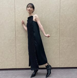 Moeka Hoshi Instagram - 🎬『MY (K)NIGHT』
公開前夜祭ありがとうございました🌟

本日より公開しています！ぜひ映画館へ！

・dress  GANNI (@ganni )
・ear cuff  SHUN OKUBO(@shun_okubo) × HATRA(@hatroid )
・ring  SHUN OKUBO(@shun_okubo )

Stylist @takayama_eri 🤍
Hair&make @akiyamahitomi09 🤍

ポージング下手すぎないか問題発生中