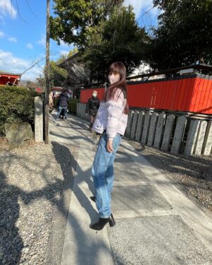 Moeka Ukawa Instagram - ♡
明けましておめでとうございます✨
・
2023年、みんなに良い報告ができるように自分らしく頑張ります🙇🏻‍♀️‪‪❤︎‬
改めまして、いつも応援してくれる皆様ありがとうございます！
今年もよろしくお願い致します！
・
初詣は八坂神社と毎年恒例の車折神社も行きました❤️‍🔥✊🏻
・
#新年
#車折神社
#芸能神社
#八坂神社