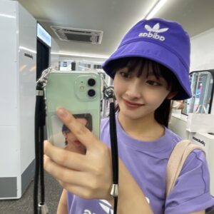 Moeka Ukawa Instagram - ♥
弘大のファッションストリート💜
#韓国旅行
