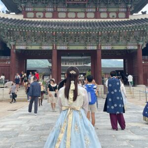 Moeka Ukawa Instagram - ♥
ずっと着たかったチマチョゴリ🩵💜
#韓国旅行