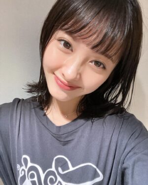 Moeka Ukawa Instagram - ❤︎
小学生ぶり？に髪の毛切りました！！😌😌
@answer_beautysalon さんで14歳からお世話になってる栗原さんに！！
リニューアルおめでとう御座います。すごく素敵な店内でした。。

またよろしくお願いします！！
シャンプーリンスも個人的にすごく好きな匂いでお気に入り🤍

#ミディアムボブ
