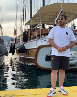 Mohamad Ramezani Pour Instagram - Devam edin ve imkansızı yapın.
Yapamayacağınızı söyleyenlerin yüzlerine bakmaya değer