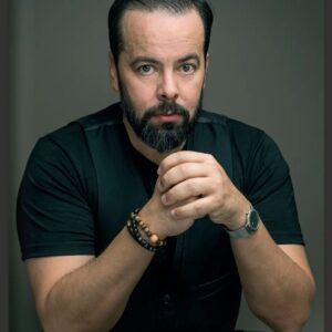 Mohamed Ali Ben Jemaa Instagram - https://www.zahratalkhaleej.ae/digital/2022/4/تصفح-مجلة--زهرة-فن @zahrat_khaleej @latifaofficial