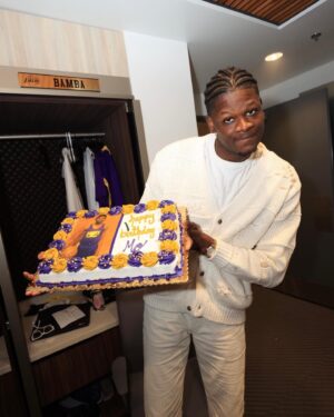 Mohamed Bamba Instagram - There’s Beauty in the struggle ! Big 25🎈& my boys gave me the best bday gift A DUB 💛💜