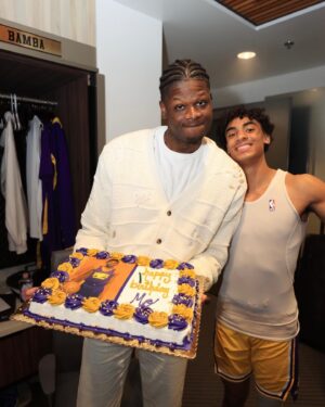 Mohamed Bamba Instagram - There’s Beauty in the struggle ! Big 25🎈& my boys gave me the best bday gift A DUB 💛💜