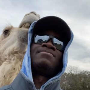 Mohamed Bamba Instagram - Just cause I feel like I haven’t made y’all laugh in a while 😂 @peta no animals were harmed during my lil trip to @ketterman_ranch 🫠🤣