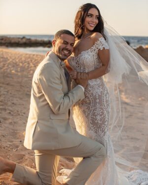 Mohamed Faraag Instagram - 6.5.22 ♥️

Mr. & Mrs. Farrag

Bride 
  Image consultant @amaltayssir 
  Dress @jatoncouture via 
  @esposagroup 
  @esposaprive 
  Headpiece @esposagroup 
  @esposaprive 
  Shoes @miumiu 
  Jewelery @jawharaeg 
  Makeup @kuchumova_selya 
  Hair @ahmed__mounir 
  @alamode.salon 

Groom 
  Stylist @bypoucyelshahawy 
  Suit @ahmedfouad_official 
  @mr.tuxedos 

PR @daccomms 
Photography @selia_photography 
Videography @xfilmmaker 
Beauty/Hair partner @alsagheersalons 
Travel partner @travistaegypt 
Venue @albatros.citadel.entertainment 
Wedding planner @decarmamf