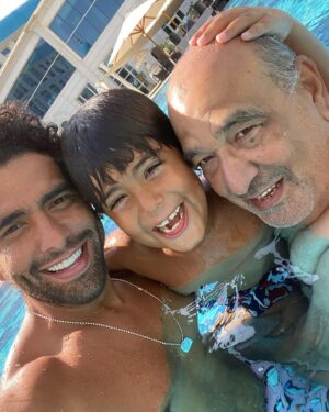 Mohamed Kelany Instagram - ربنا يكرمني و يقدرني و ابني يشوفني طول عمره زي ما انا شفتك طول عمري و سيرتي قدامه تبقي زي سيرتك قدامي 
ربنا يخليك لينا ❤️
