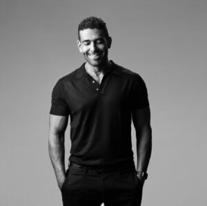 Mohamed Kelany Instagram - دلوقتي ممكن تسمعوا اغنيتي الجديده القلب الابيض علي قناتي الرسميه علي يو تيوب 
اللينك في البايو