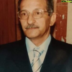 Mohamed Nagaty Instagram - الذكري الثانويه لوالدي و وصاحبي احن اي في الدنيا .. برجاء الدعاء له بالرحمه و المغفره .. اللهم اغفر له اللهم ادخله فسيح جناتك يارب العالمين 🤲